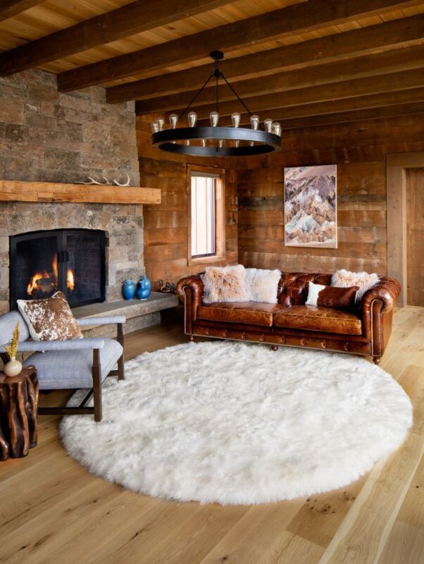 The use of sheepskins in decoration and fashion – inspirations and ideas for using this raw material